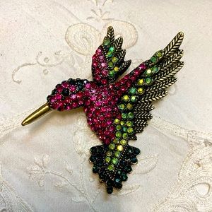 Deep pinks rhinestone breasted hummingbird brooch